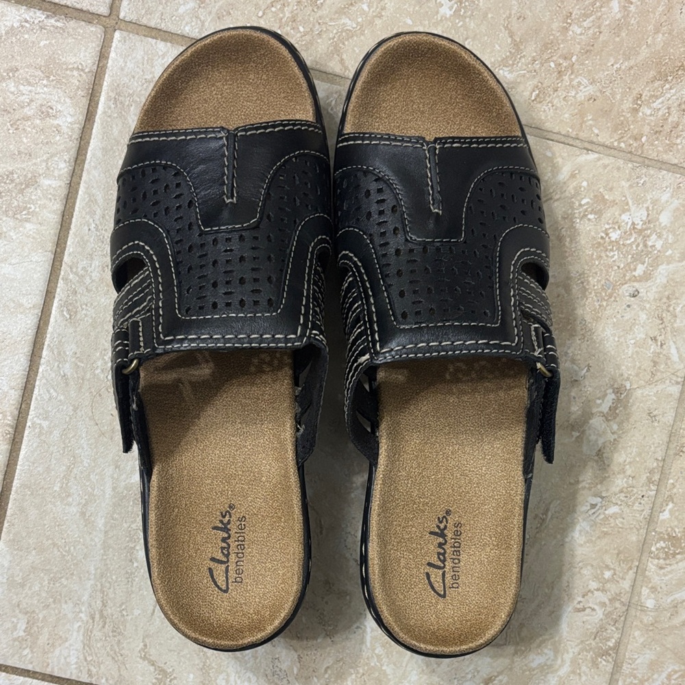 Clarks Black and Tan Women's Slide Sandals